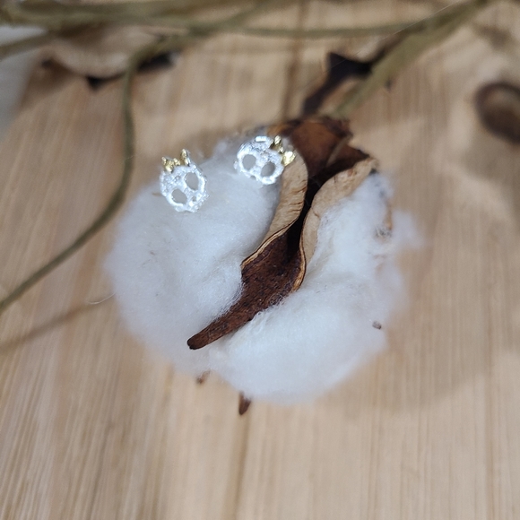 💀💀NEW💀💀CUTE!! Skeleton head with Gold Bow in 925 Sterling Silver - Picture 15 of 16